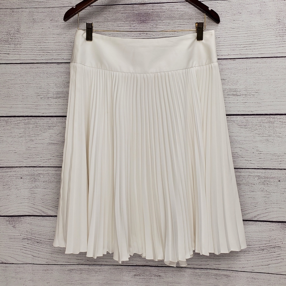 WHBM Pleated Accordion White Skirt Size 6